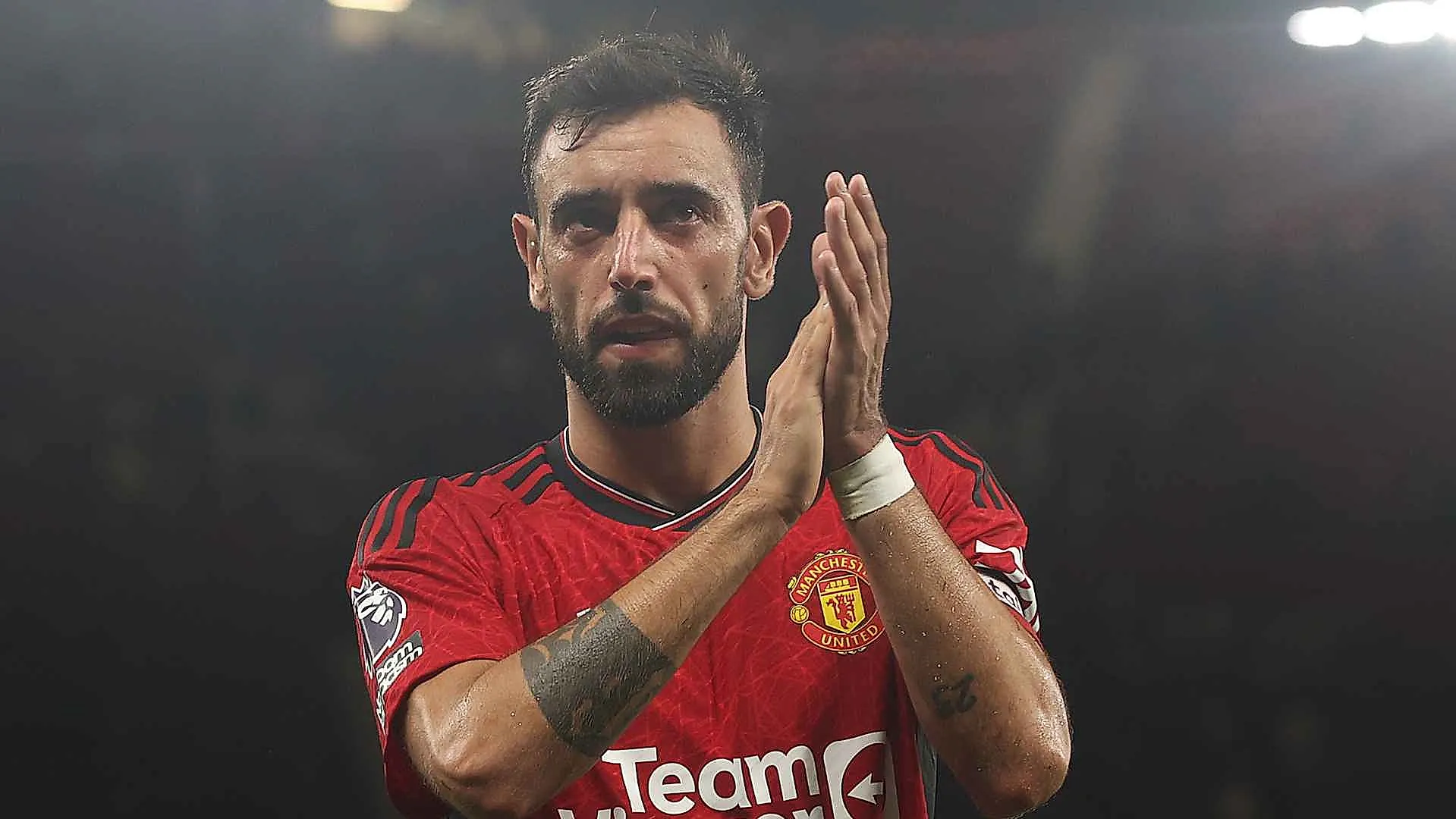  il Avait Refusé une Fortune Saoudienne, Maintenant Place à la Signature : Bruno Fernandes Prolonge avec United — Voici cette Clause de 65 Millions
