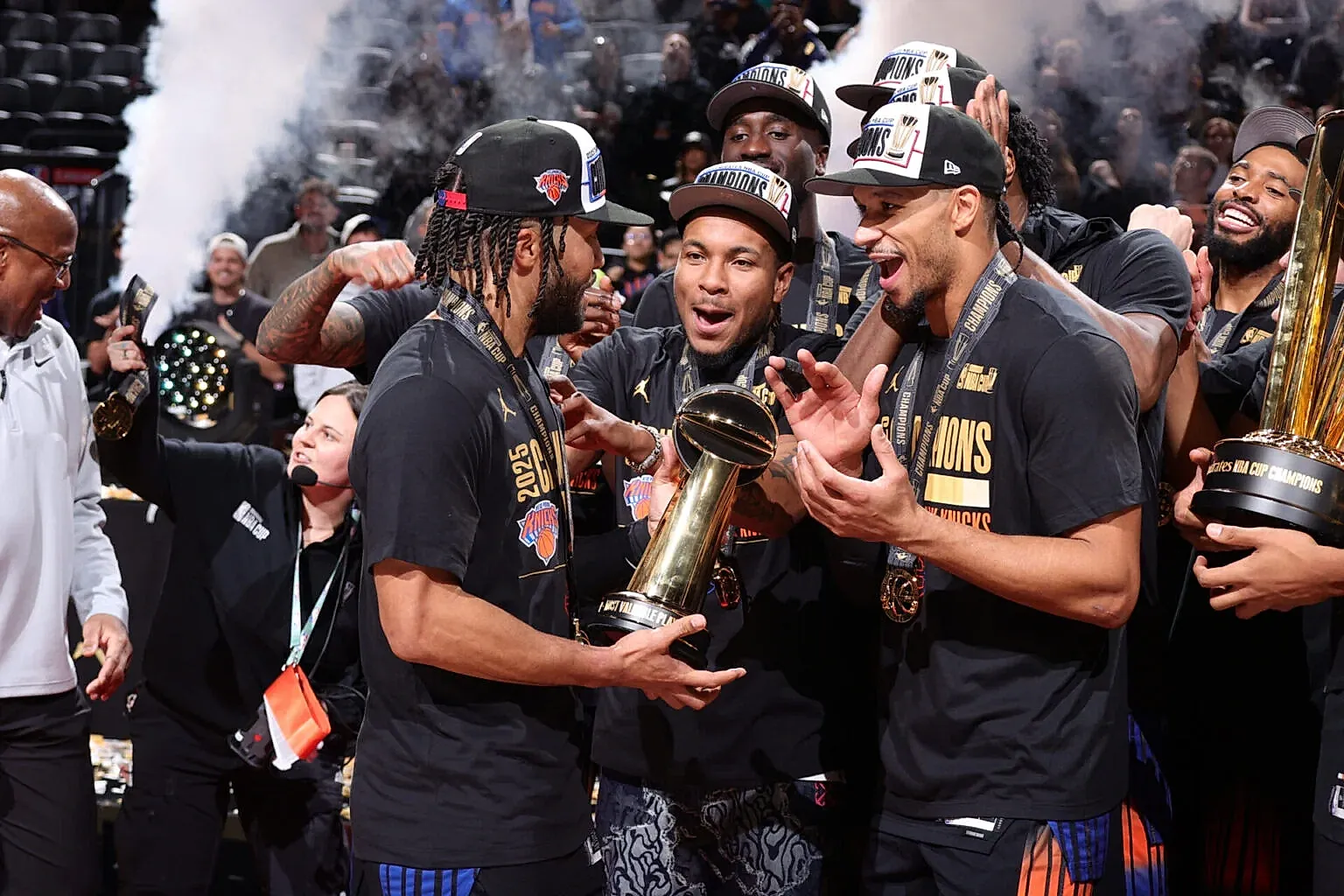 New York Fegt Cleveland Weg: die Knicks Ziehen ins NBA-Finale Ein