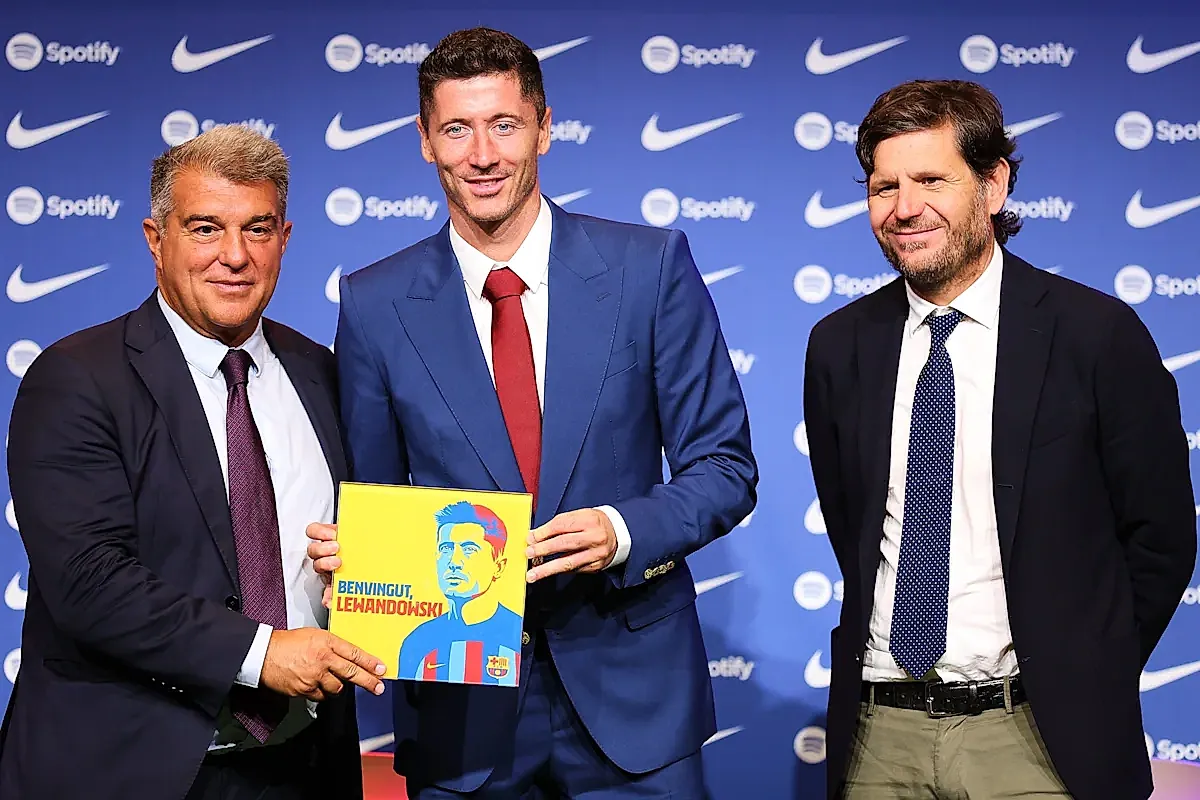  Hear Ye, Hear Ye: Barcelona Are Looking for a Striker