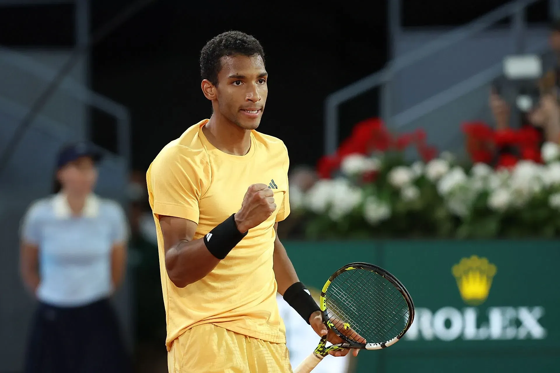  Félix Auger-Aliassime, Vainqueur d'une Bataille de Survie de 4 Heures et 17 Minutes, Accède au Deuxième Tour de Roland-Garros