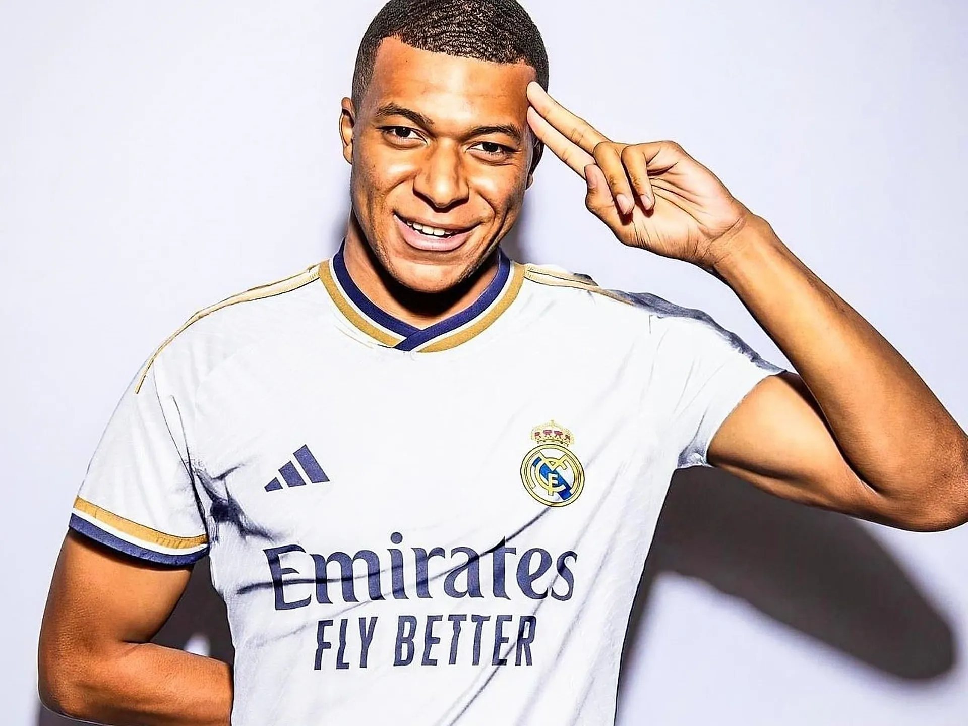  le Real Madrid Sans Trophées mais Mbappé est Roi : 42 Buts, Pichichi, Meilleur Buteur de la LDC, Joueur de la Saison pour la 2e Année Consécutive