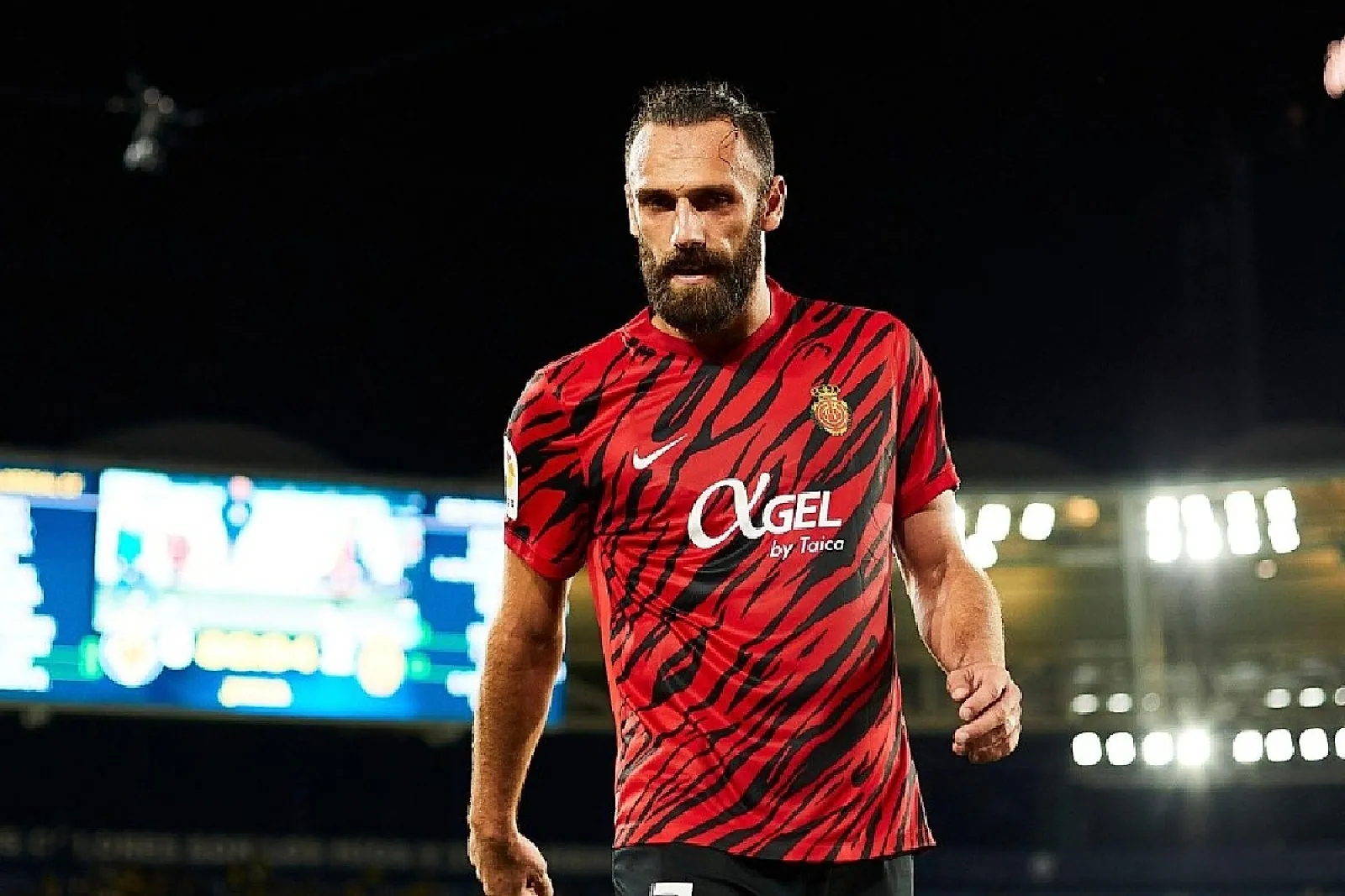 Vedat Muriqi Rentre à la Maison : Fenerbahçe Rappelle le Pirate à Istanbul — Galatasaray et Beşiktaş Aussi dans la Course