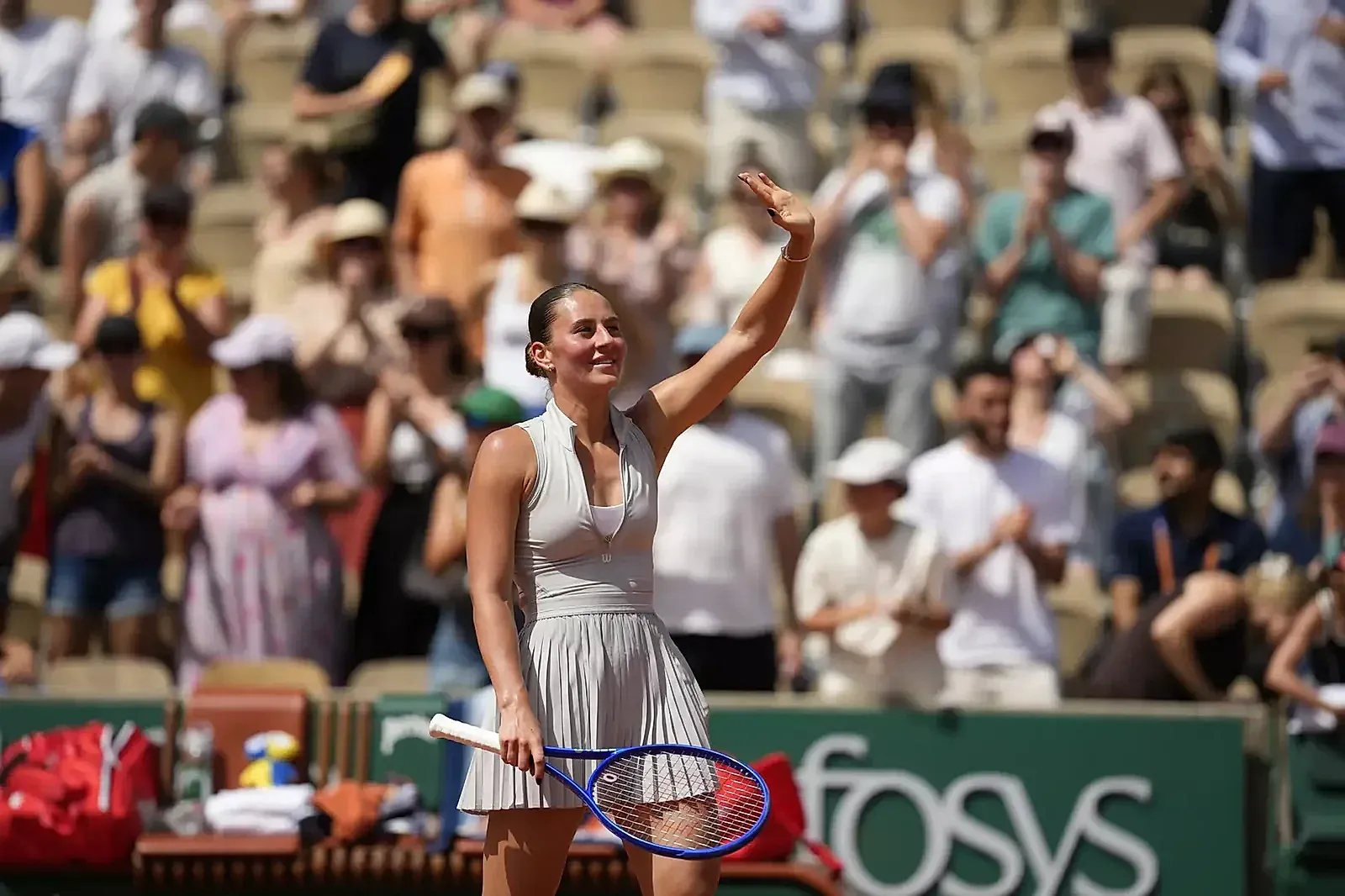 Paris's Queen of Clay Dethroned: Kostyuk Eliminates Swiatek