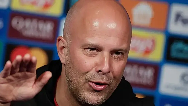 Une indemnité XXL pour Arne Slot ! La lourde facture du départ de l'entraîneur de Liverpool