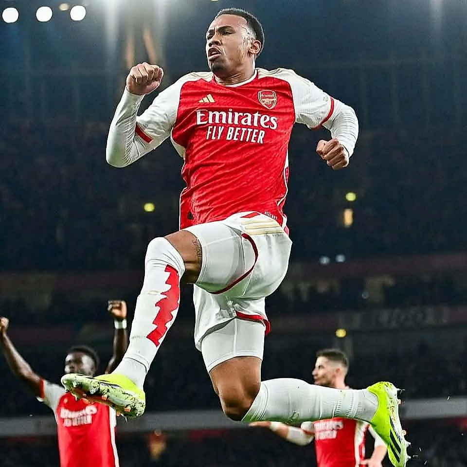  Les Ventes de Maillot de Gabriel en Hausse de 350 %