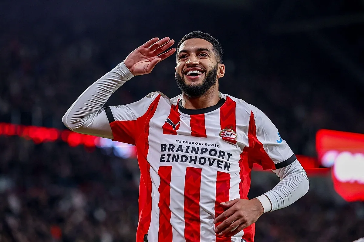  Bayern Munich Entre en Action pour la Star du PSV Saibari