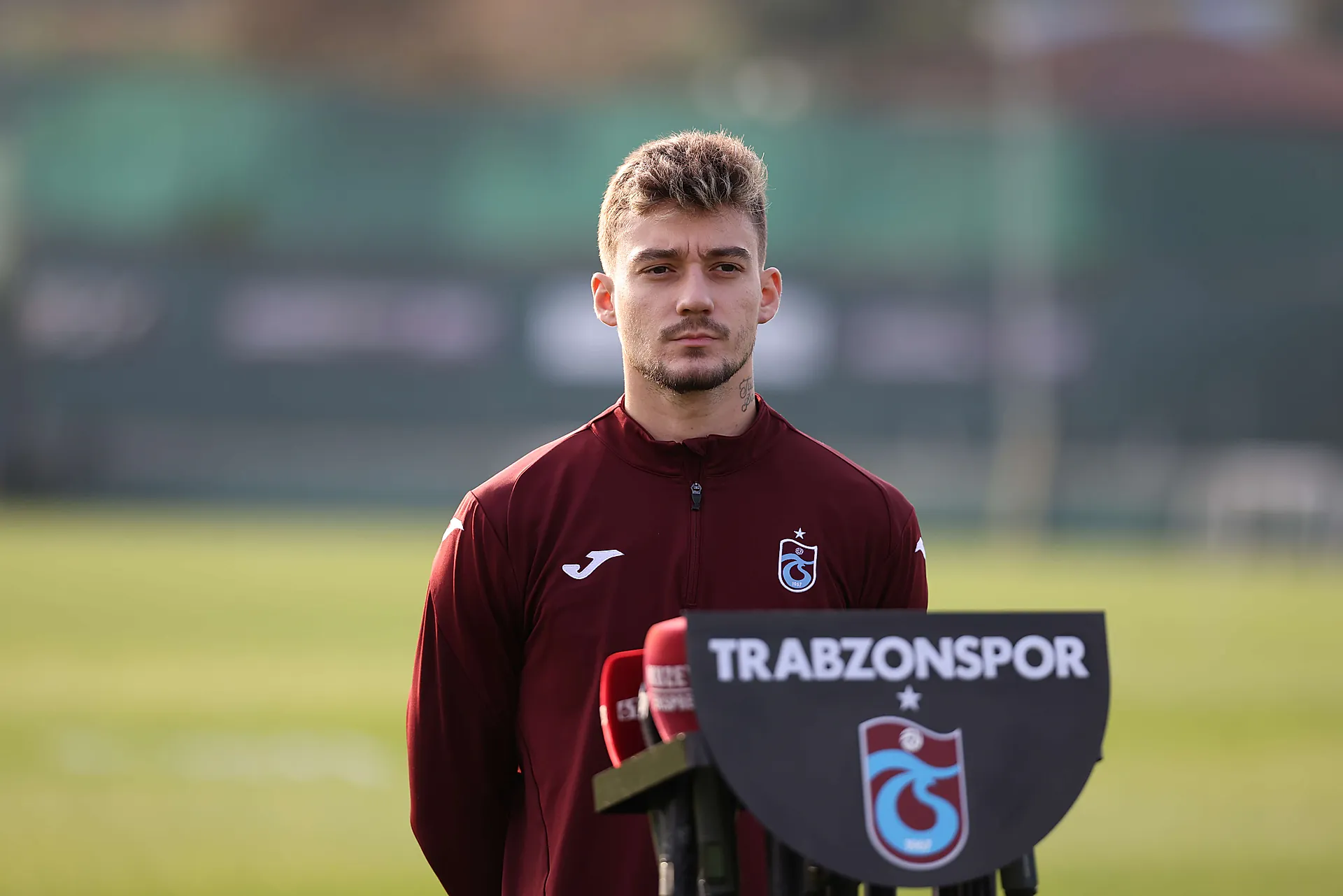 Trabzonspor a annoncé à la KAP la signature d'un contrat de 3+1 ans avec Ernest Muçi ! Voici le coût !