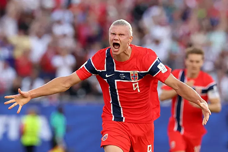 Haaland les balaie : la Norvège gagne le duel 3-2