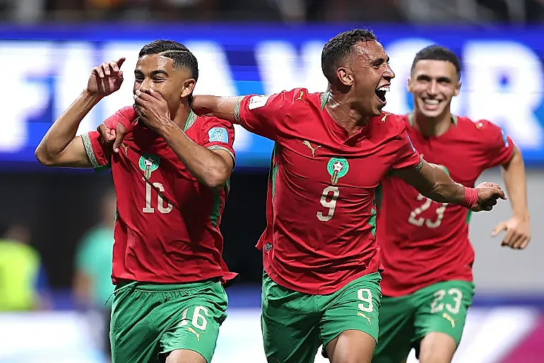 Le Maroc Écrase le Canada 3-0 et File en Quarts !