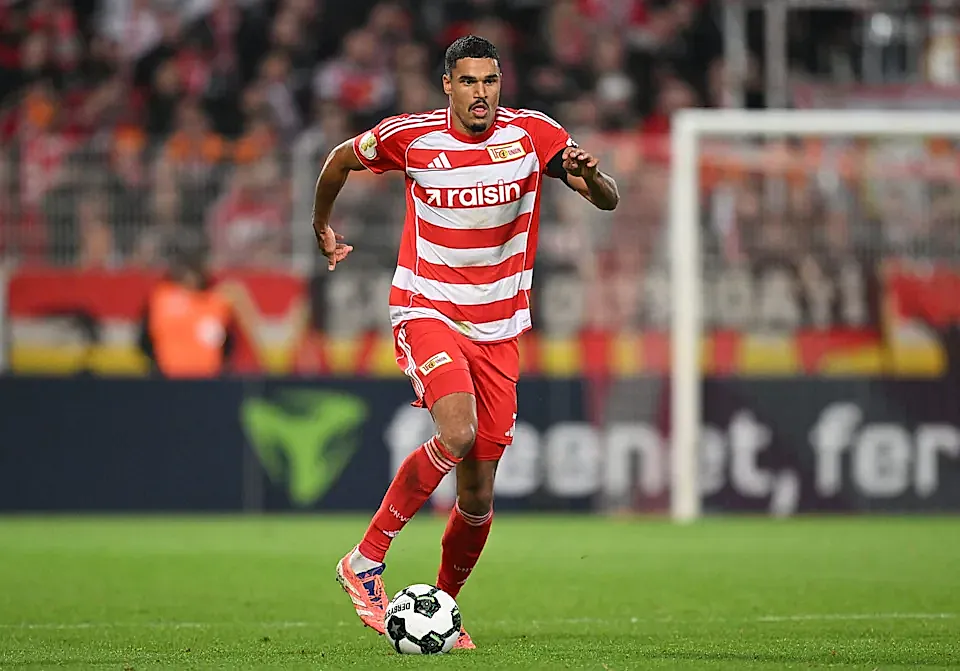  Lazio in pole position for Doekhi transfer