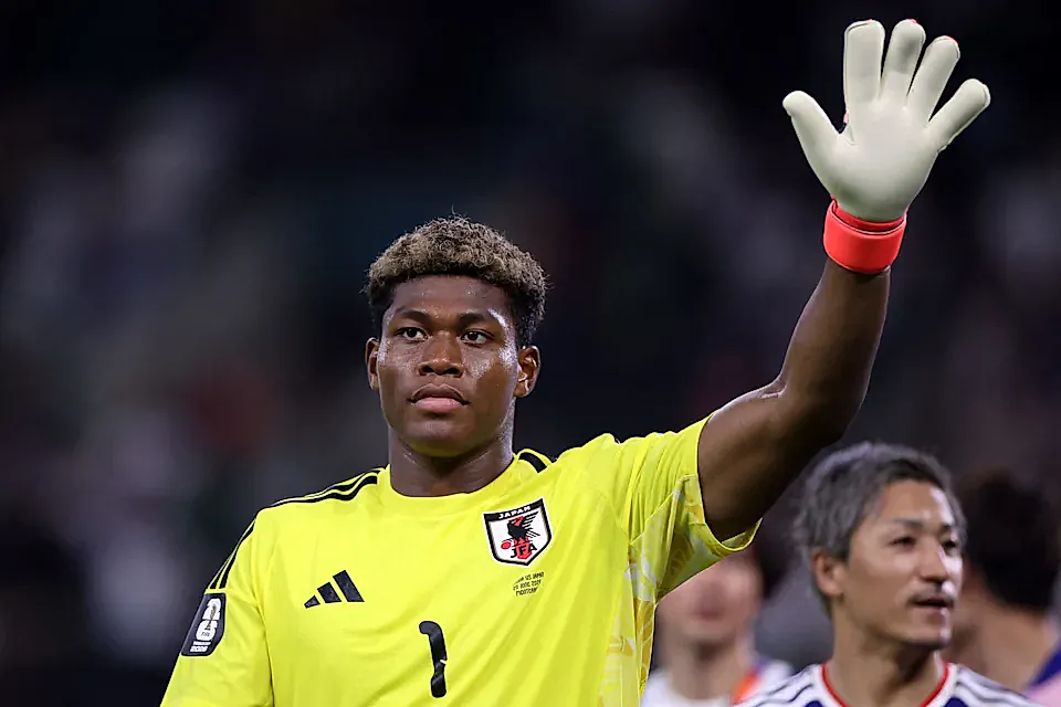 PSG make their move for Zion Suzuki: talks begin