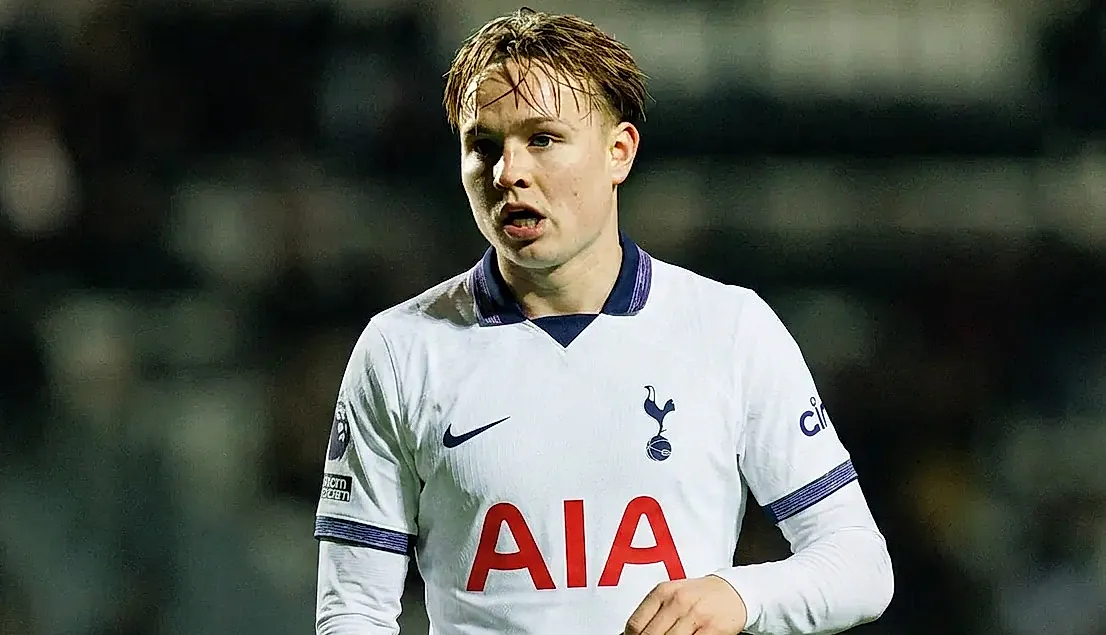Spurs eye £43M Schjelderup as Savinho alternative