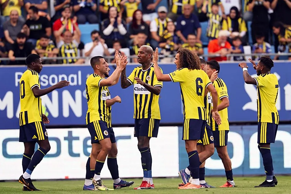 Fenerbahçe Wins with a Single Goal, Nears Next Round