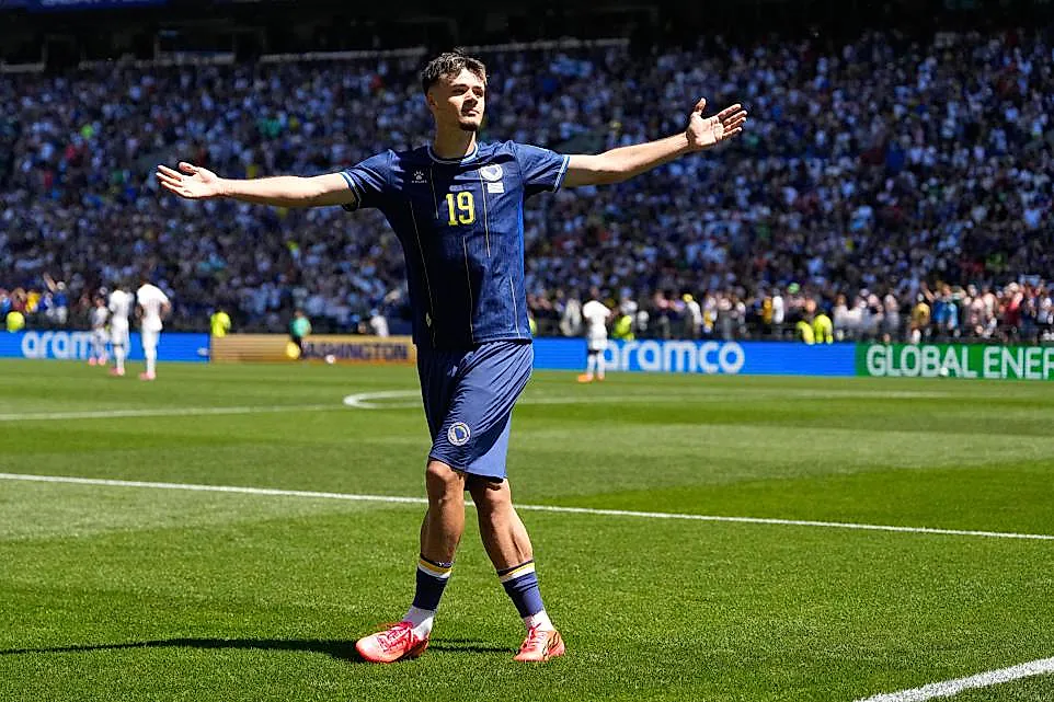 Chelsea and Tottenham contact the same target: Alajbegovic